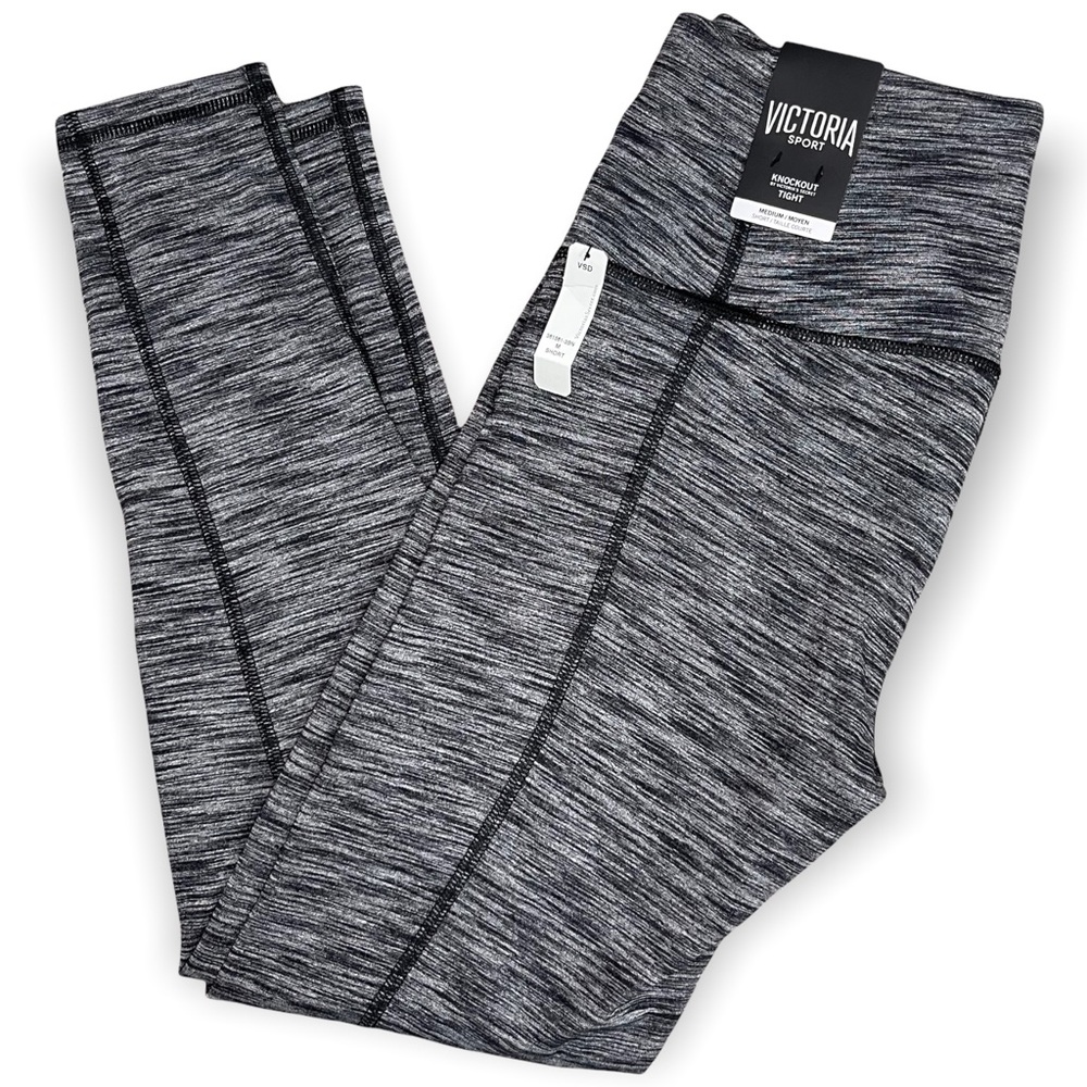 NWT VICTORIA’S SECRET Sport High Rise Knockout Tight Leggings M Short